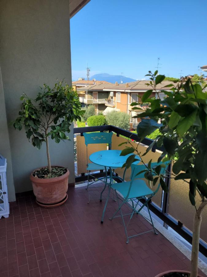 Ferienwohnung Garda Best Living Desenzano del Garda Exterior foto