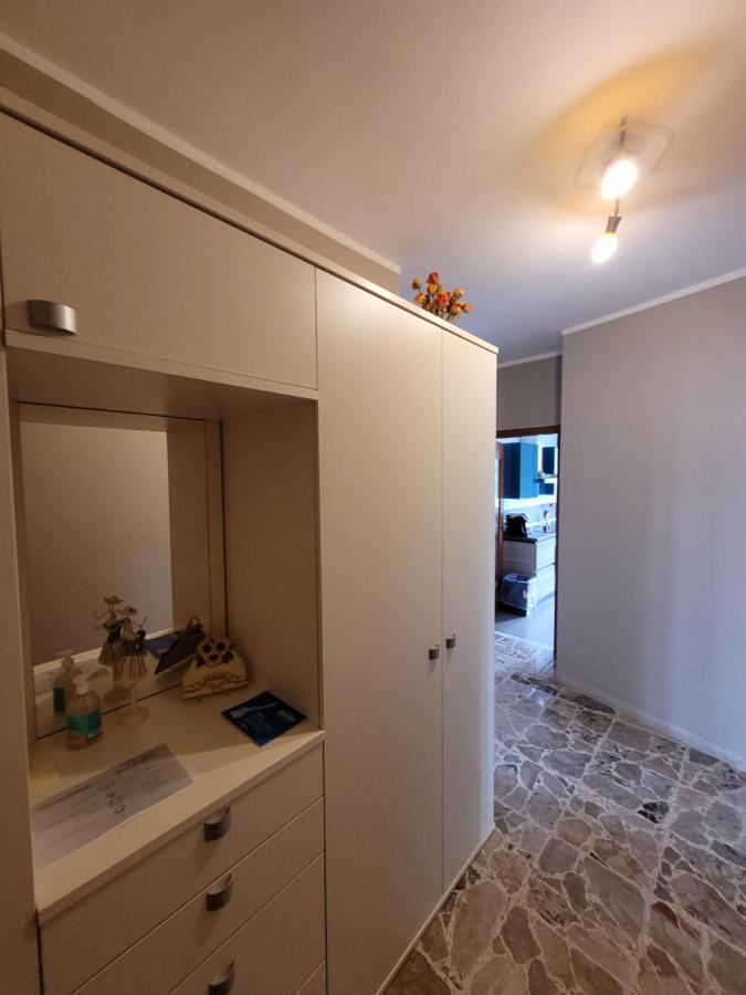 Ferienwohnung Garda Best Living Desenzano del Garda Exterior foto